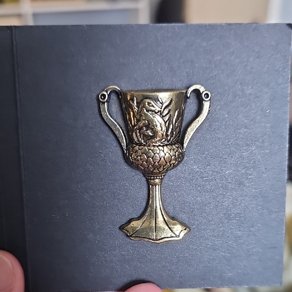 Harry Potter Horcrux Pin - Picture 1 of 3